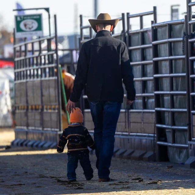 Happy Father's Day! 

To all the dad's who pick us up when we fall, drive us to the show early in the morning, and crack the best dad jokes, we LOVE you! 💛🤩